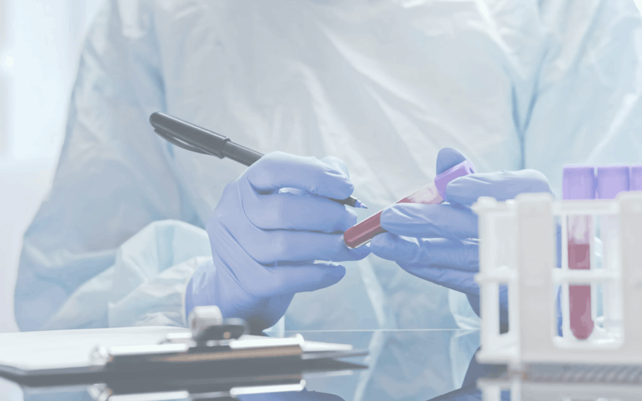 Smart Displacement: The Playbook for Winning High-Value Lab Accounts from National Incumbents